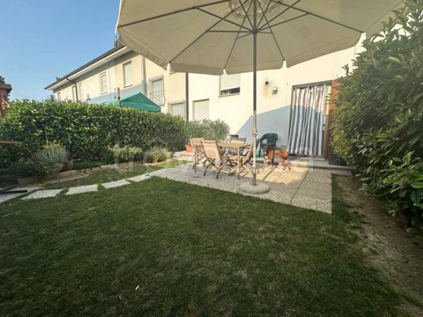 casa indipendente in vendita a Castelfranco Emilia in zona Piumazzo