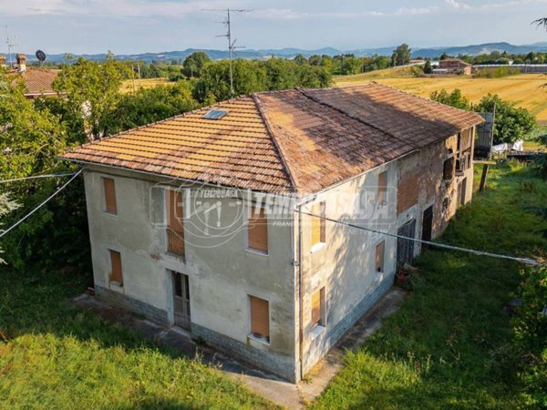 casa indipendente in vendita a Castelfranco Emilia in zona Piumazzo