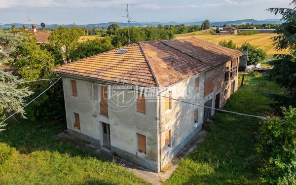 casa indipendente in vendita a Castelfranco Emilia in zona Piumazzo