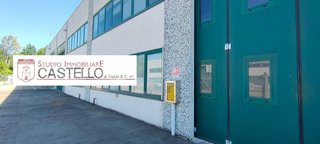 locale commerciale in vendita a Castelfranco Emilia in zona Piumazzo