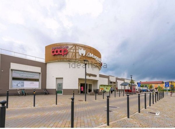 negozio in vendita a Castelfranco Emilia