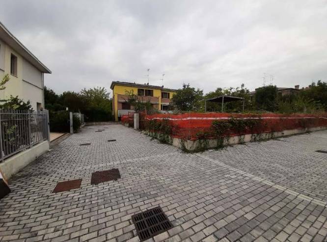 terreno edificabile in vendita a Castelfranco Emilia