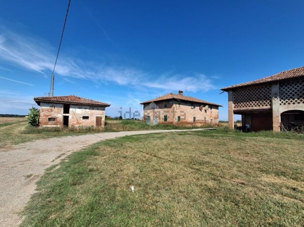 casa indipendente in vendita a Castelfranco Emilia in zona Piumazzo