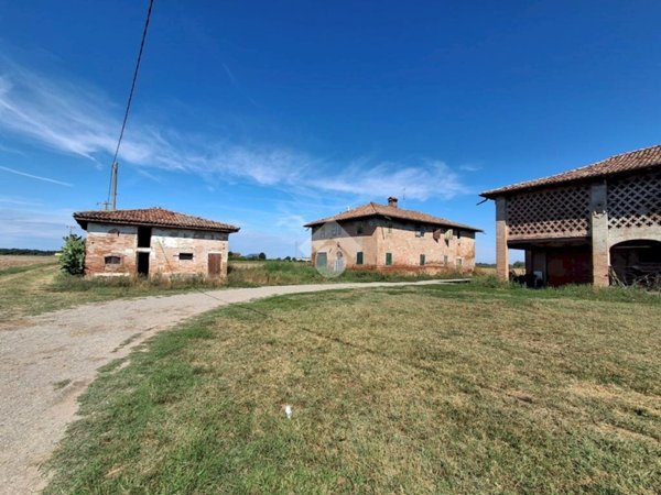 casa indipendente in vendita a Castelfranco Emilia in zona Piumazzo