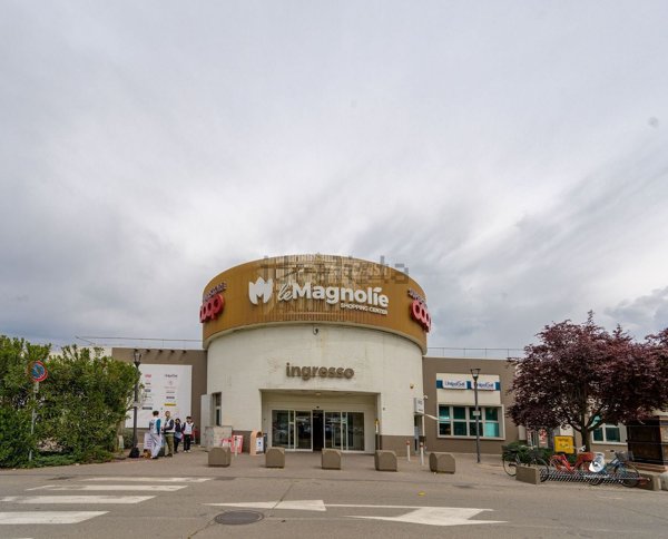 locale commerciale in vendita a Castelfranco Emilia