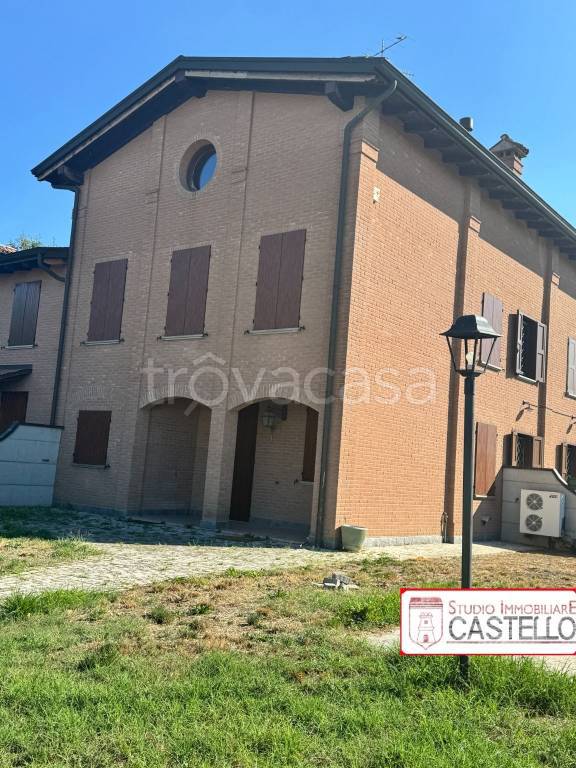 casa indipendente in vendita a Castelfranco Emilia in zona Cavazzona
