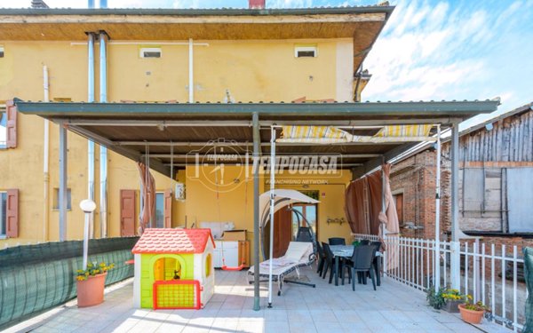 appartamento in vendita a Castelfranco Emilia in zona Piumazzo