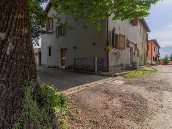 casa indipendente in vendita a Castelfranco Emilia in zona Panzano