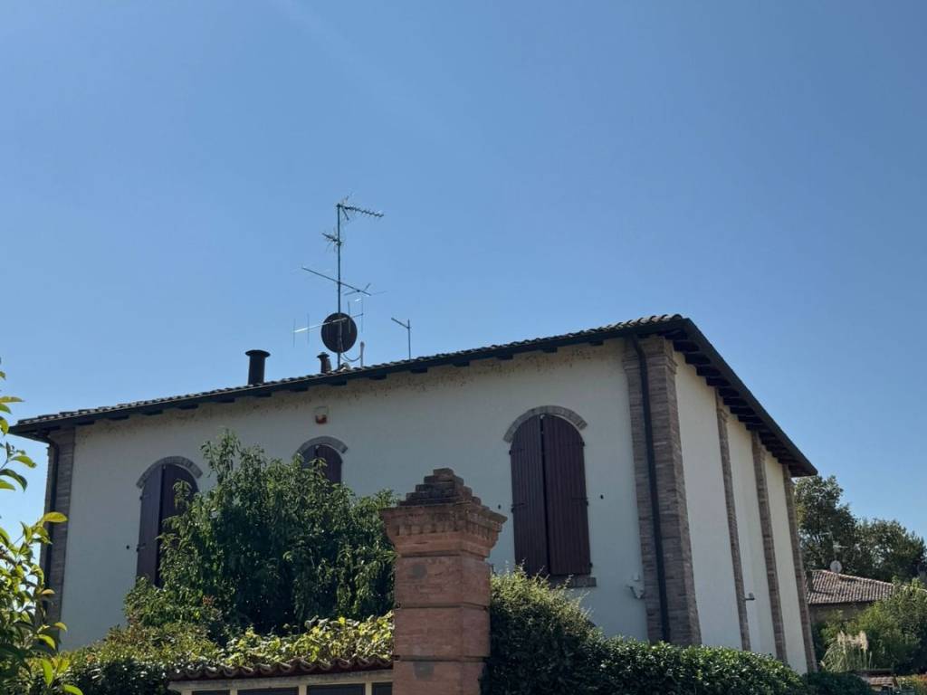 casa indipendente in vendita a Castelfranco Emilia in zona Cavazzona