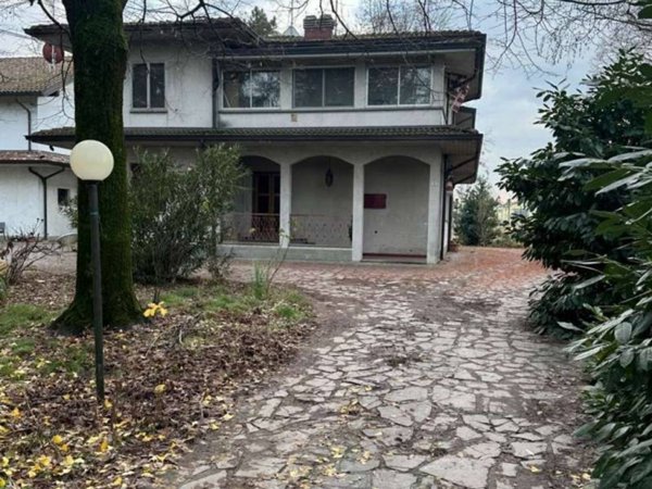 casa indipendente in vendita a Castelfranco Emilia in zona Piumazzo
