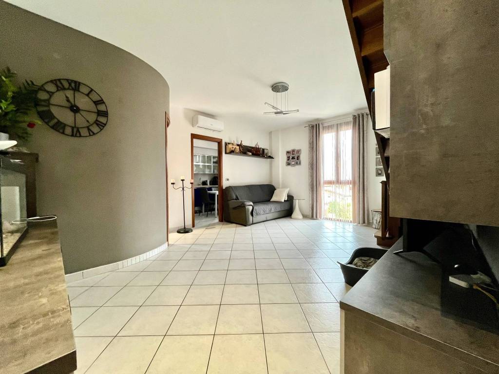 appartamento in vendita a Castelfranco Emilia in zona Cavazzona