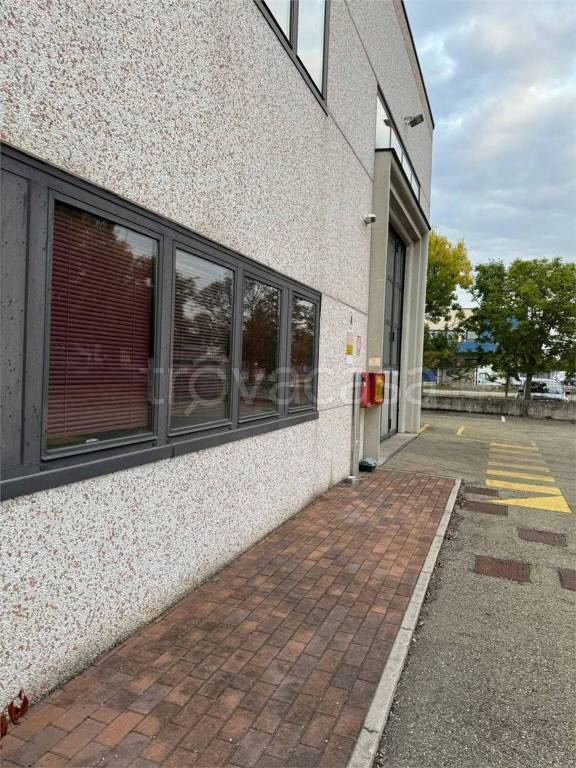 capannone in vendita a Castelfranco Emilia in zona Cavazzona