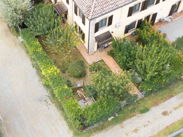 casa indipendente in vendita a Castelfranco Emilia in zona Riolo