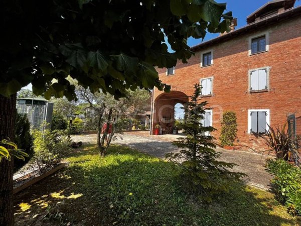 casa indipendente in vendita a Castelfranco Emilia in zona Riolo