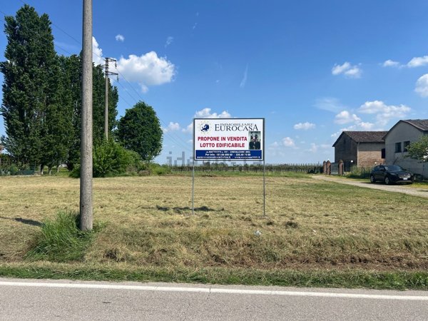 terreno edificabile in vendita a Castelfranco Emilia in zona Riolo