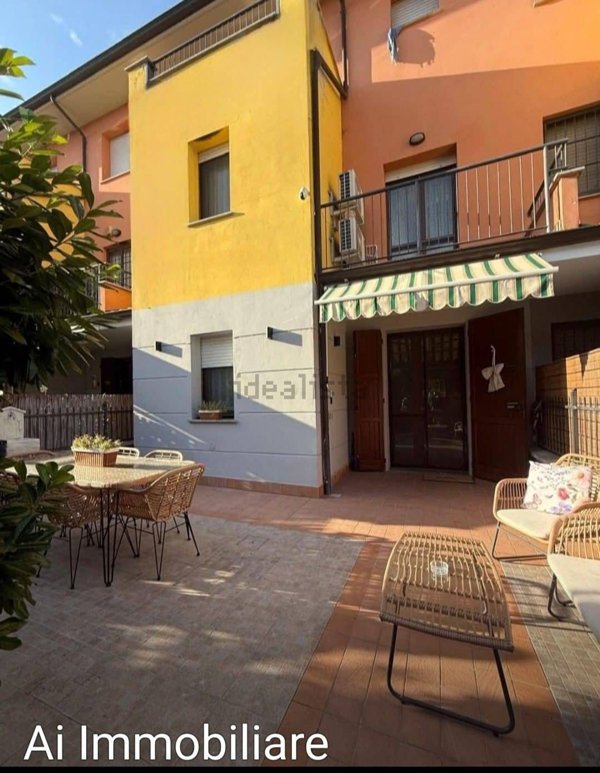 casa indipendente in vendita a Castelfranco Emilia in zona Riolo
