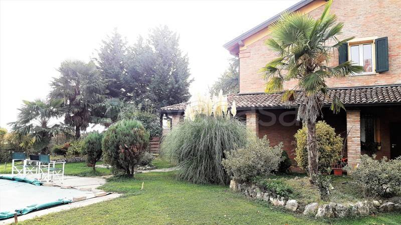 casa indipendente in vendita a Castelfranco Emilia in zona Rastellino