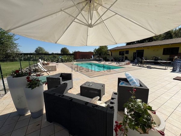 casa indipendente in vendita a Castelfranco Emilia in zona Manzolino