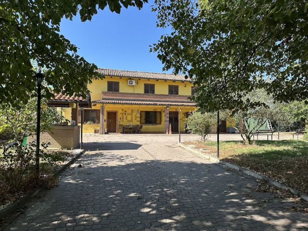 casa indipendente in vendita a Castelfranco Emilia in zona Manzolino