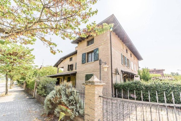 casa indipendente in vendita a Castelfranco Emilia in zona Cavazzona
