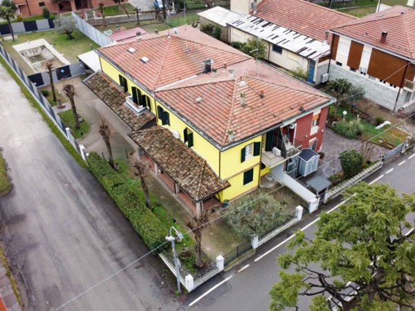 casa indipendente in vendita a Castelfranco Emilia in zona Manzolino