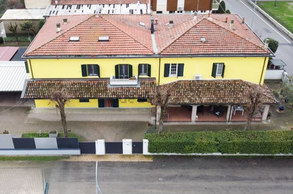 casa indipendente in vendita a Castelfranco Emilia in zona Manzolino