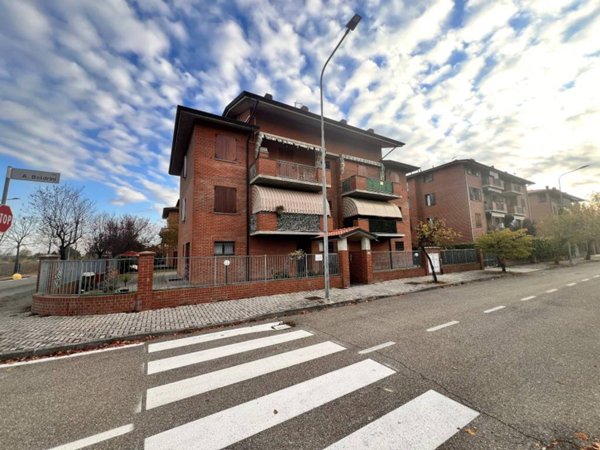 appartamento in vendita a Castelfranco Emilia in zona Cavazzona