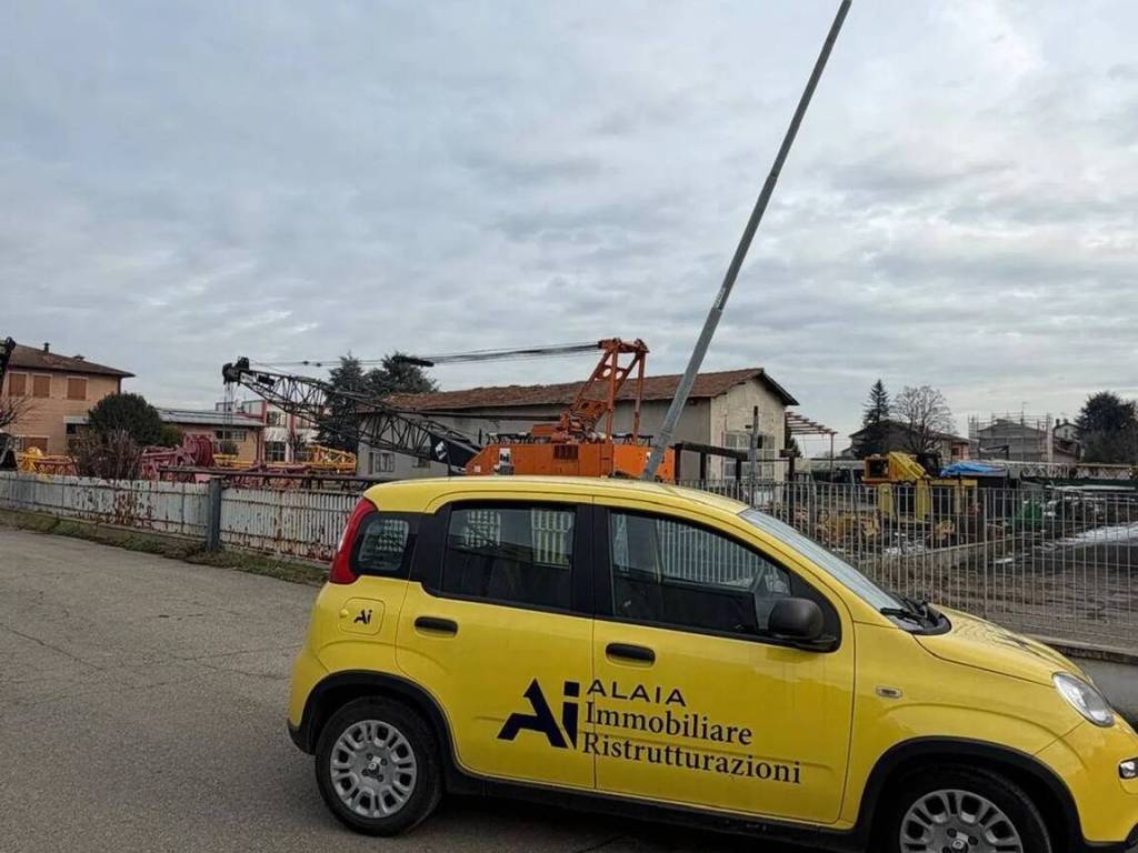 locale commerciale in vendita a Castelfranco Emilia