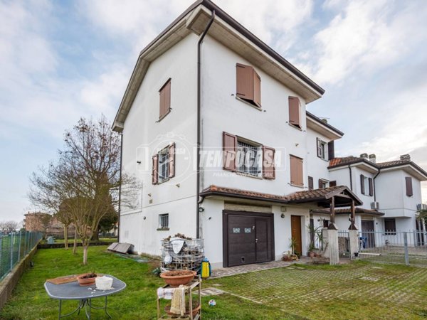 casa indipendente in vendita a Castelfranco Emilia in zona Riolo