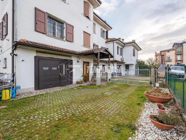 casa indipendente in vendita a Castelfranco Emilia in zona Riolo
