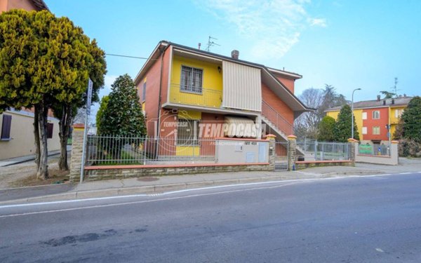casa indipendente in vendita a Castelfranco Emilia in zona Piumazzo