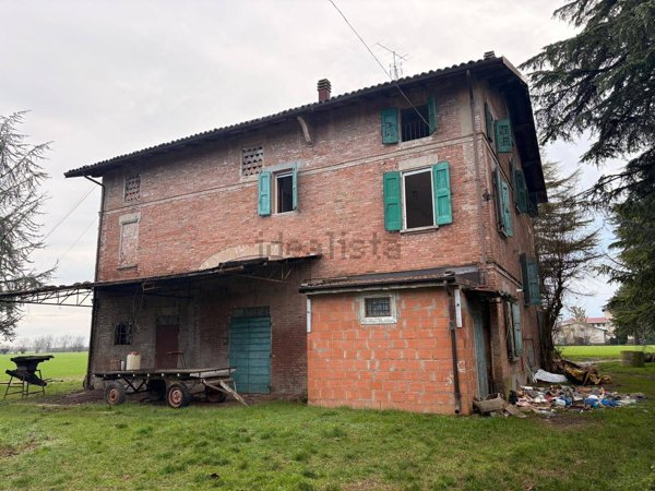 casale in vendita a Castelfranco Emilia in zona Piumazzo