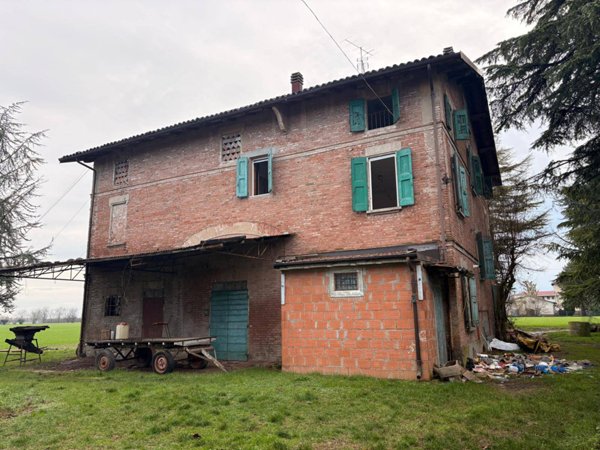casale in vendita a Castelfranco Emilia in zona Piumazzo