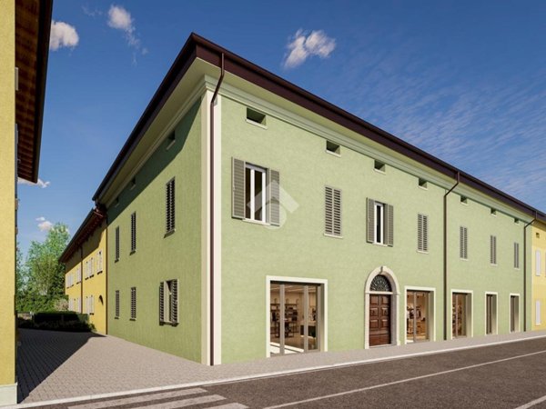 negozio in vendita a Castelfranco Emilia in zona Piumazzo