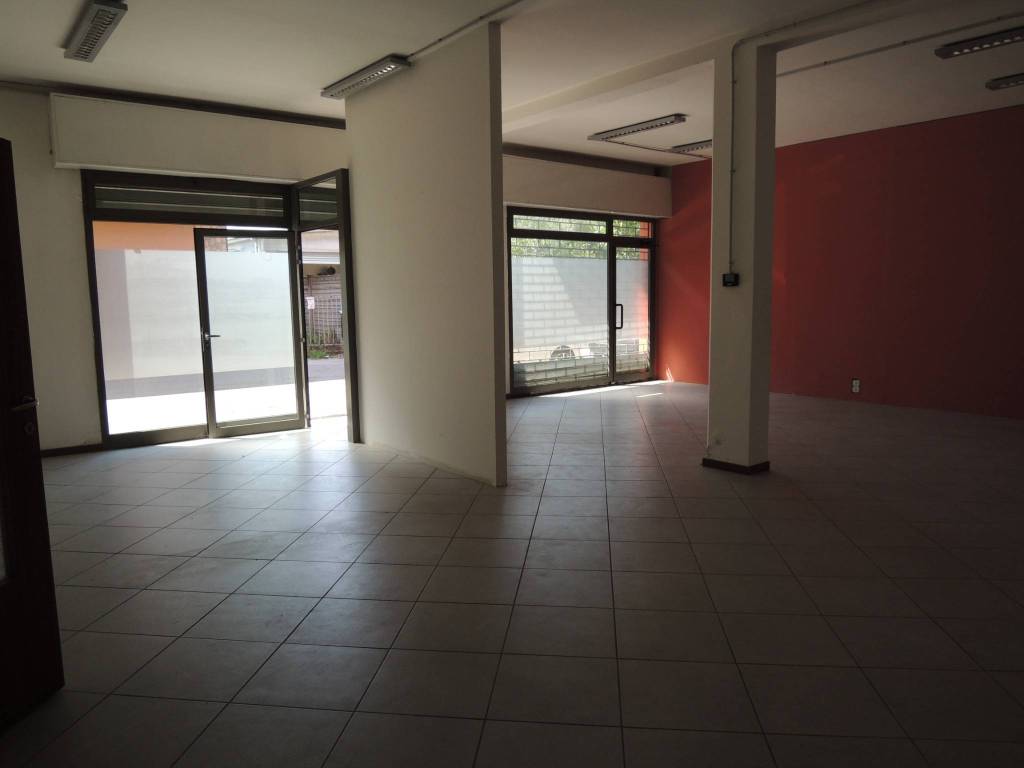 negozio in vendita a Castelfranco Emilia