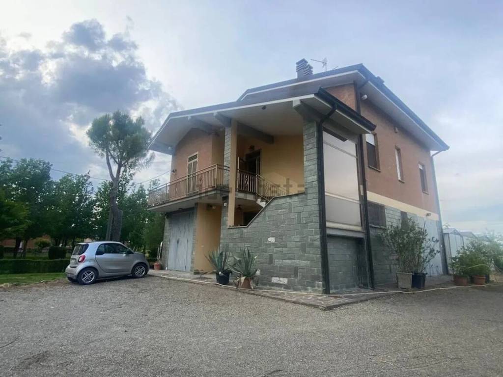 casa indipendente in vendita a Castelfranco Emilia in zona Riolo