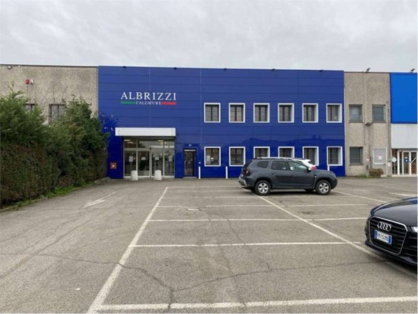 negozio in vendita a Castelfranco Emilia
