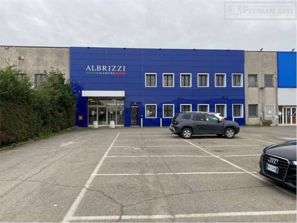 negozio in vendita a Castelfranco Emilia