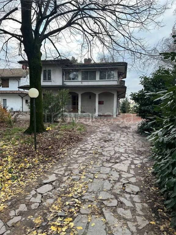 casa indipendente in vendita a Castelfranco Emilia in zona Piumazzo