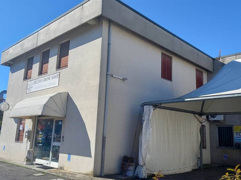 locale commerciale in vendita a Castelfranco Emilia