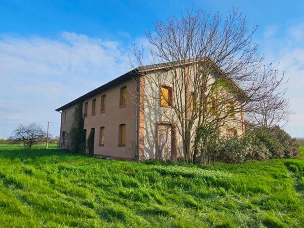casa indipendente in vendita a Castelfranco Emilia in zona Piumazzo