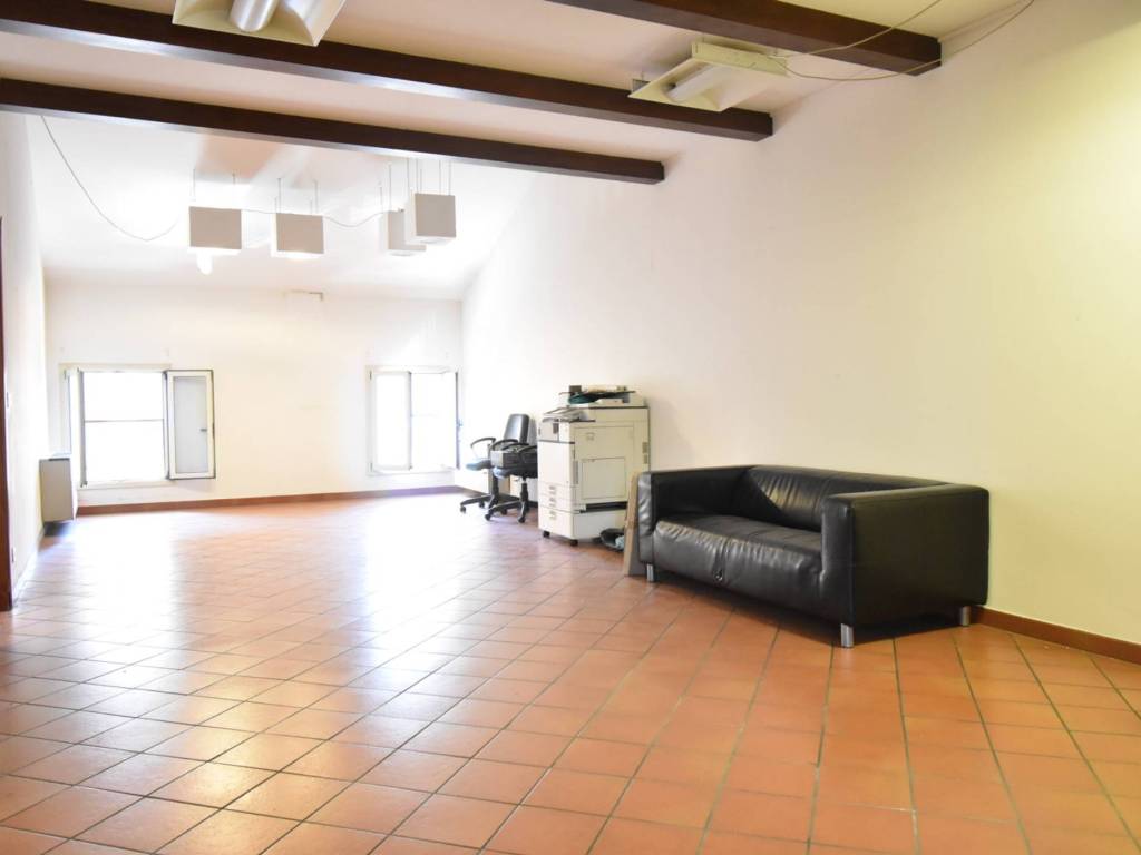 ufficio in vendita a Castelfranco Emilia