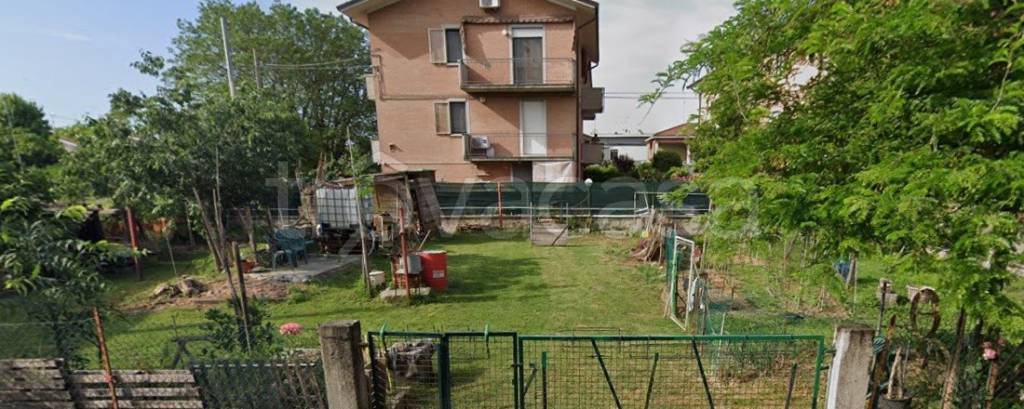casa indipendente in vendita a Castelfranco Emilia in zona Piumazzo
