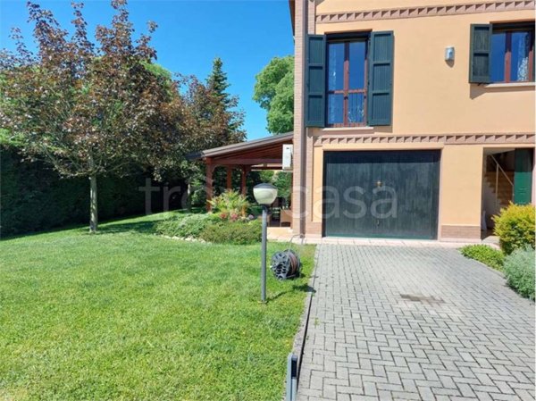 casa indipendente in vendita a Castelfranco Emilia in zona Gaggio