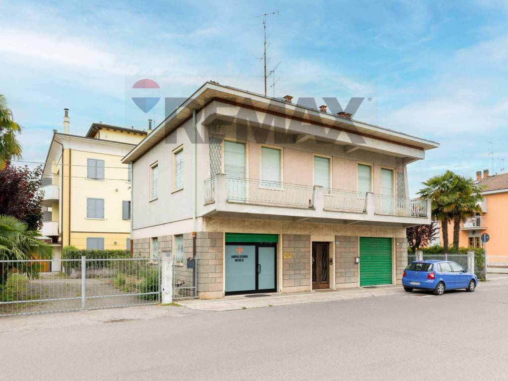 casa indipendente in vendita a Castelfranco Emilia in zona Piumazzo