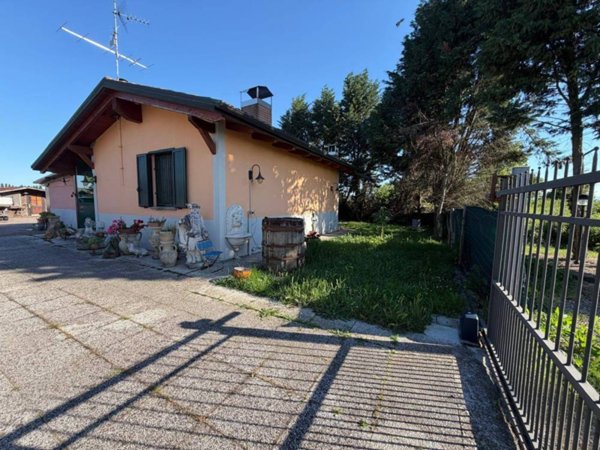 appartamento in vendita a Castelfranco Emilia in zona Recovato