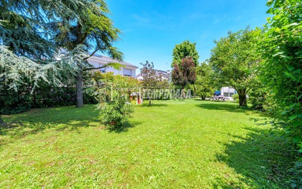 casa indipendente in vendita a Castelfranco Emilia in zona Piumazzo