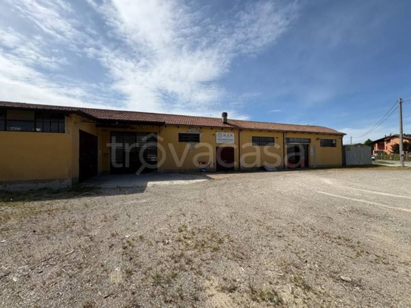 locale commerciale in vendita a Castelfranco Emilia in zona Riolo