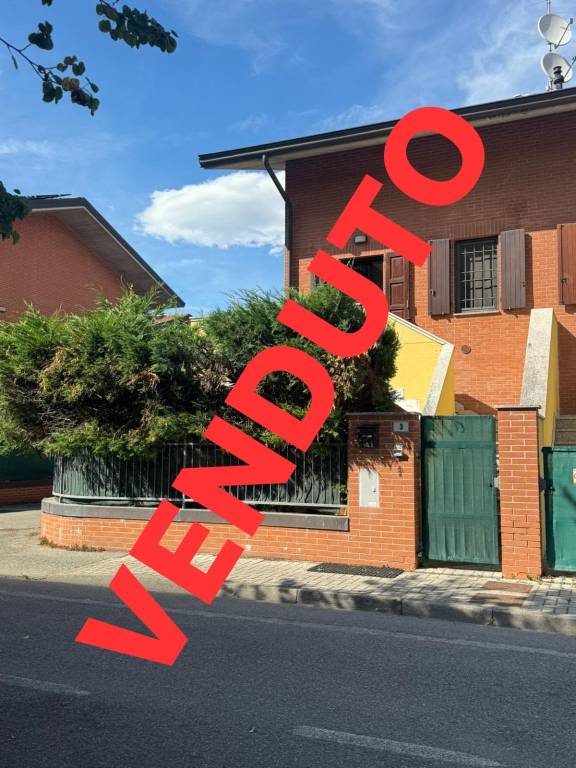 casa indipendente in vendita a Castelfranco Emilia in zona Cavazzona