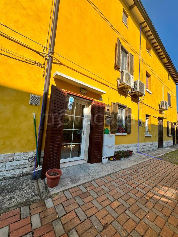 casa indipendente in vendita a Castelfranco Emilia in zona Gaggio